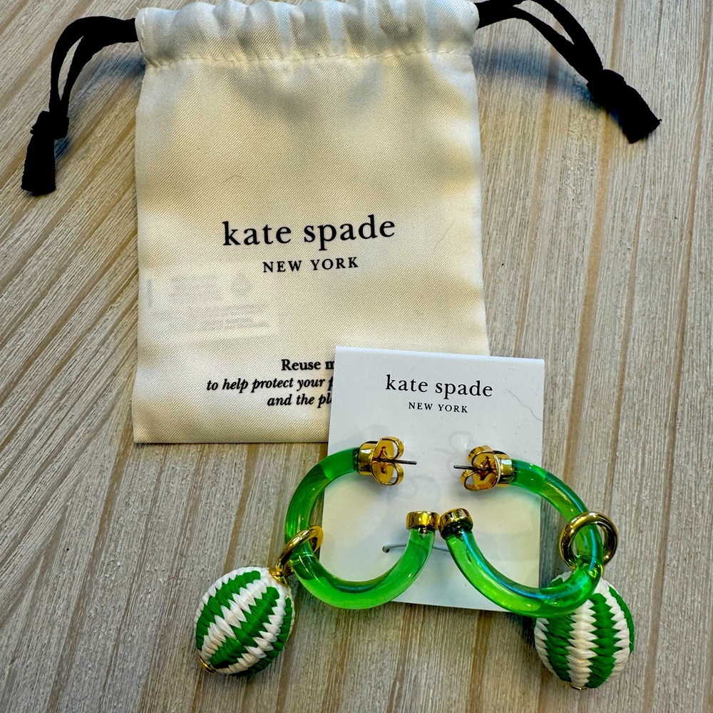Brand new kelly green Kate Spade earrings. Perfect for spring!